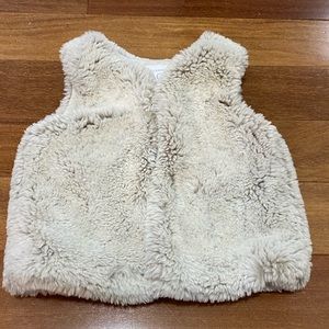 Children’s Place Furry vest 12-18M